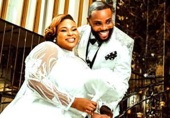Gospel musician, Naomi Classik marries partner, Eric in Lagos