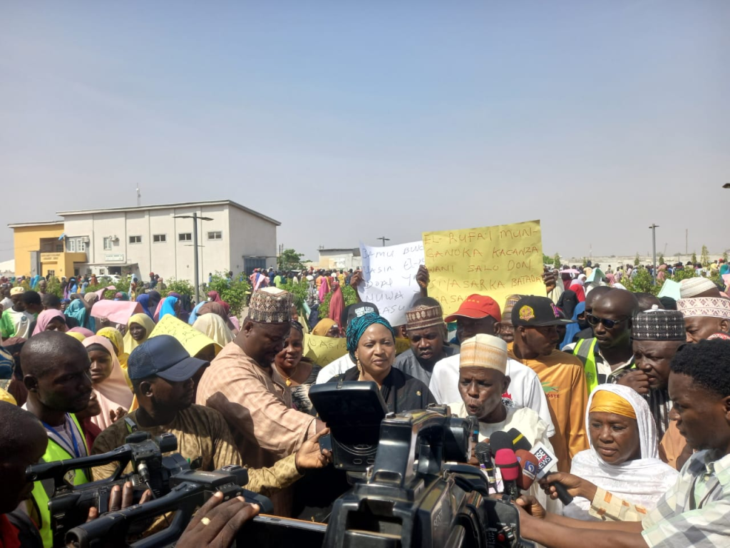 Market associations, women groups knock el-Rufai, rally support for Tinubu, Gov Sani