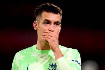 Barcelona midfielder Casado out for two months with knee injury