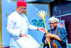 Staff of Office: Eze Ihenetu hails Eze Nwandu, Akaraka III
