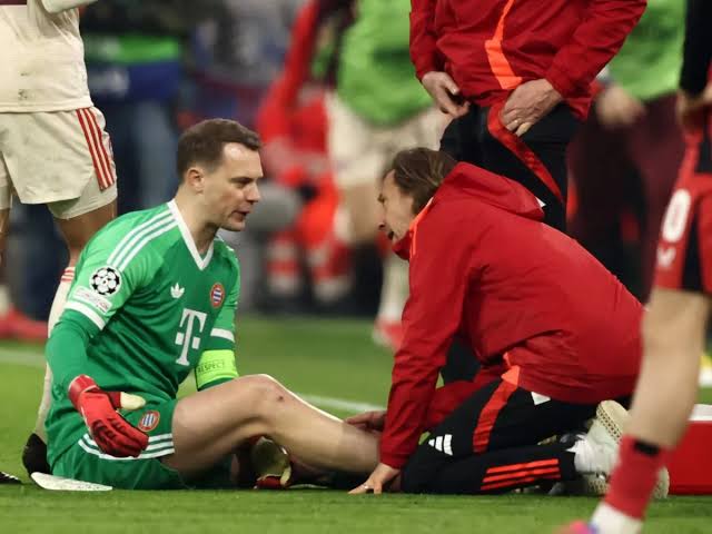 Manuel Neuer suffers setback in injury recovery