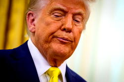 US Supreme Court stops Trump from deporting migrants