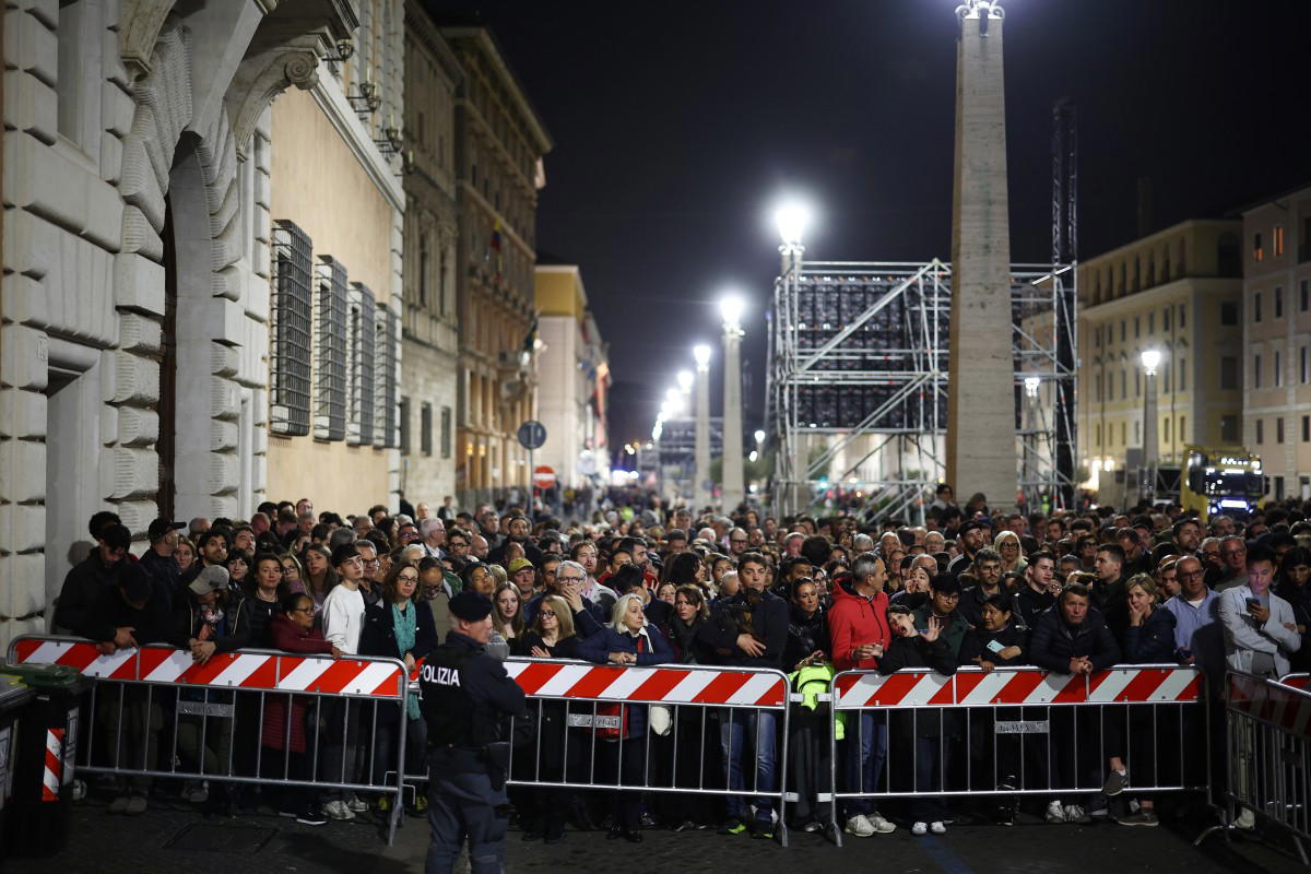Huge crowds at Vatican ahead of Pope’s funeral