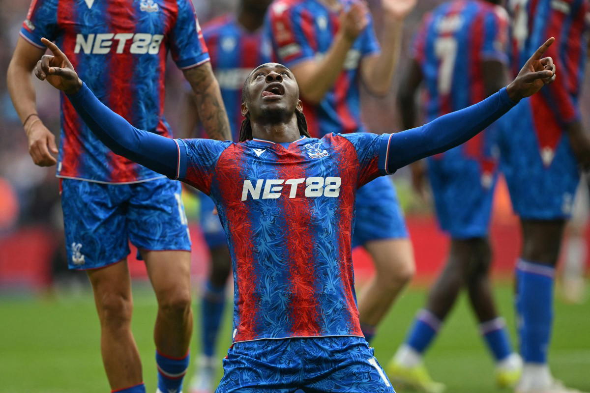 Palace sweep past Villa to reach FA Cup final