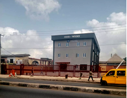 Aggrieved investors storm CBEX Lagos office, break into premises