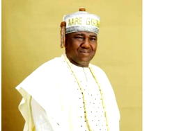 Families, friends celebrate Folohunsho as he retires from Customs