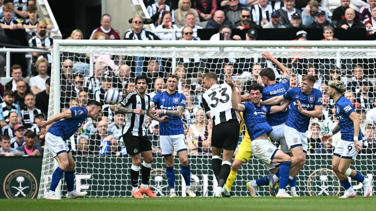FBL-ENG-PR-NEWCASTLE-IPSWICH