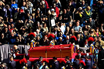 Akpabio leads Nigeria’s delegation to Pope Francis funeral