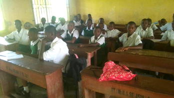Akugbene teachers, community leaders dismiss deskless classroom claims
