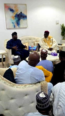 Buratai hosts Biu APC stakeholders on Sallah homage