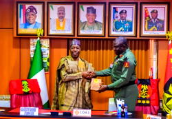 Gov Zulum meets security chiefs over renewed Boko Haram onslaught