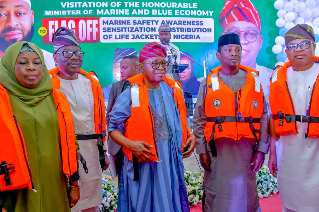 Frequent boat mishaps: FG flags off distribution of life jackets in Niger State