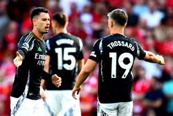 Arsenal fight back to rescue valuable 2-2 draw at Liverpool