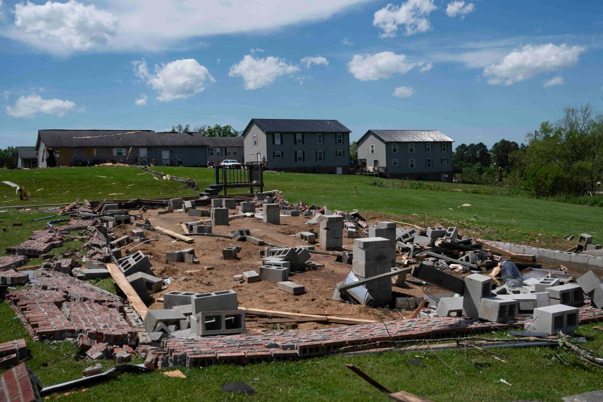 Severe storms, tornadoes kill more than 25 in US