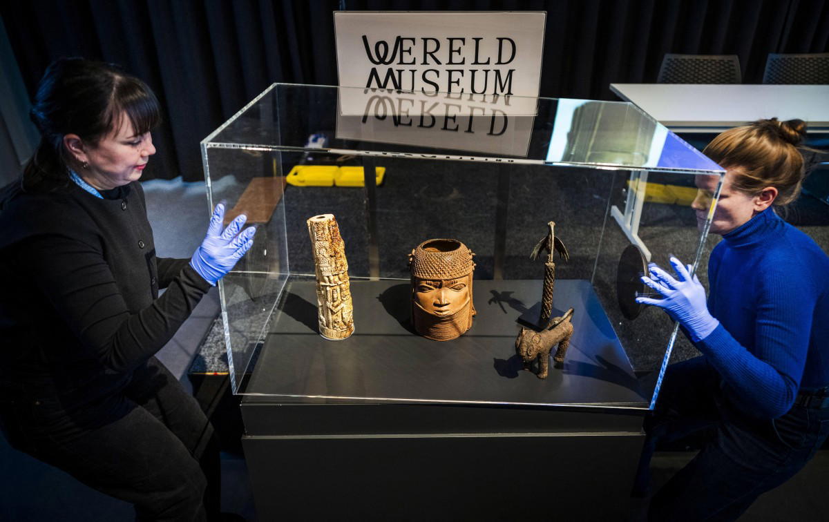 Dutch museum removes ‘priceless’ Benin Bronzes for return to Nigeria