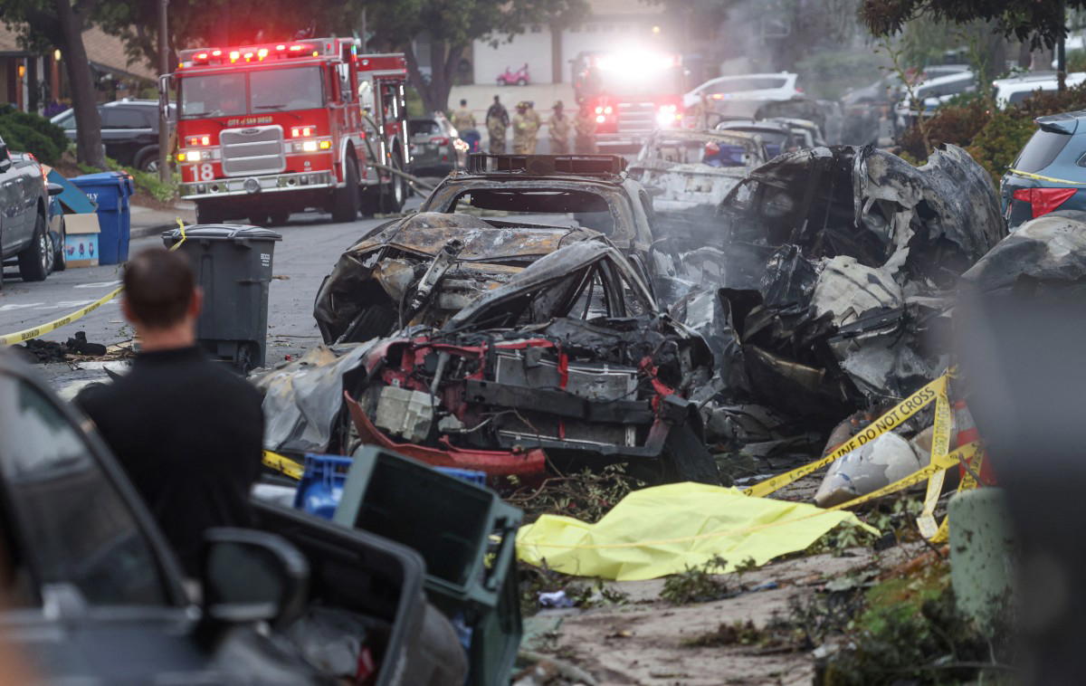 Plane crashes into residential street in U.S, several feared dead