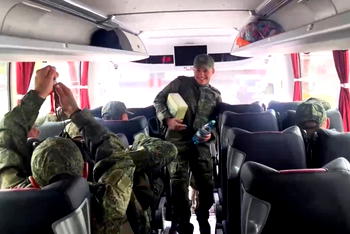Russia, Ukraine exchange another 303 prisoners as part of agreed swap