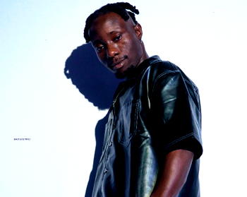 Afrobeats artiste Akiniz to drop new single, calls for unity among artistes