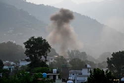 Dozens killed as India, Pakistan exchange fire