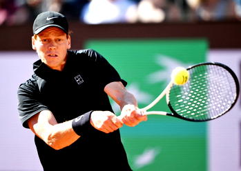 Sinner eases into Italian Open last 16, Osaka dumped out