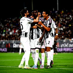 Juventus beat relegated Venezia to secure Champions League spot