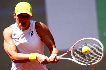 Swiatek makes fast start at Italian Open