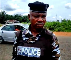 Outrage as policeman demands ₦5,000 or fuel from motorists over suspended ECMR