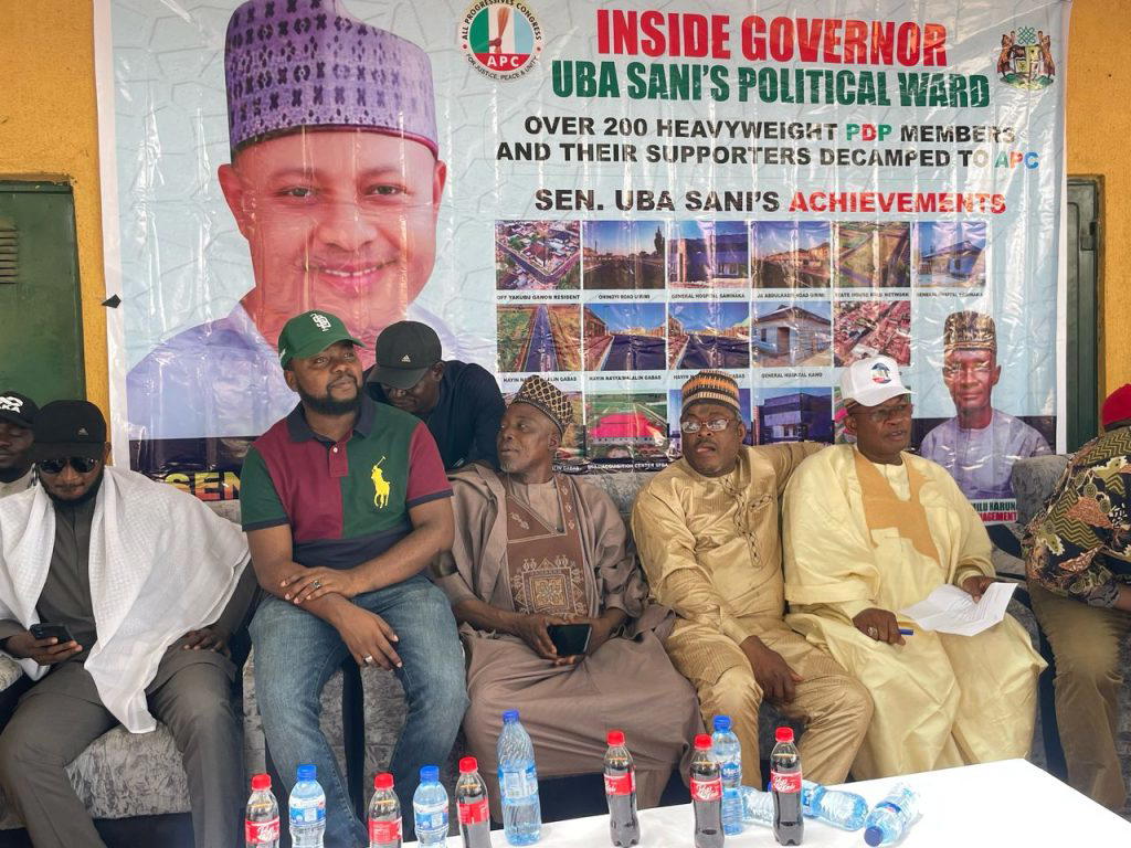 300 PDP, NNP members Drump Depries, Join APC to the House
