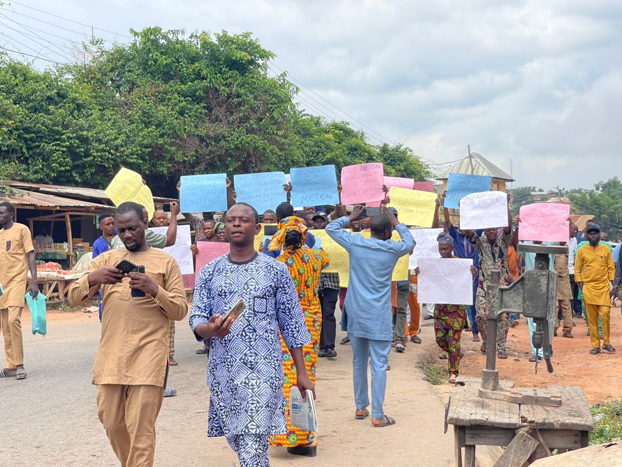 Licensed electrical contractors, residents protest against IBEDC’s fraudulent billing