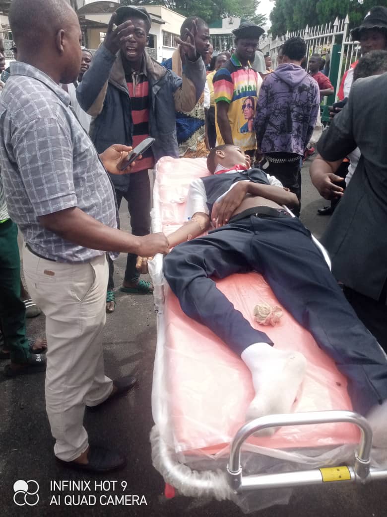 Video: Policeman’s stray bullet kills WAEC candidate in Ibadan