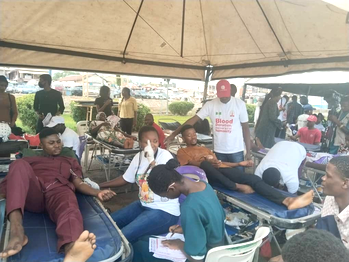 1,000 students, residents donate blood in Osun