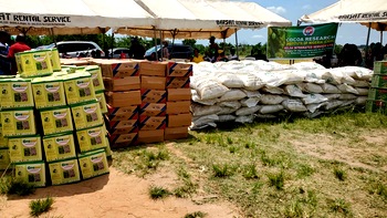 APC chieftain distributes farm inputs to over 1,000 farmers in Osun
