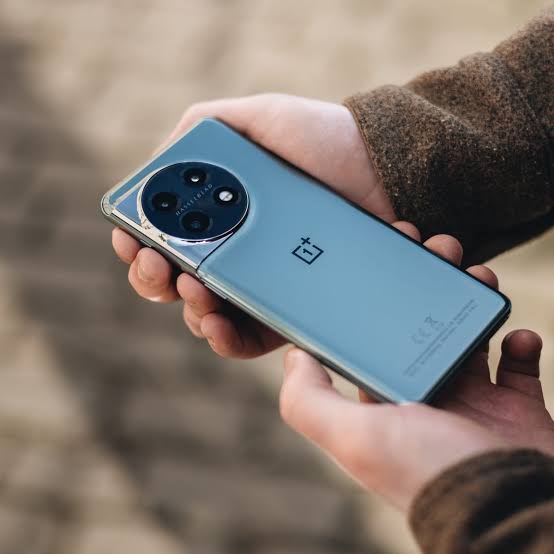 5 phones with sharp cameras outside Iphone, Samsung