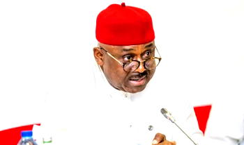 Ebonyi senator awards scholarships to children of deceased APC chieftains