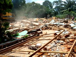 Enugu Govt demolishes criminal hideout disguised as worship centre