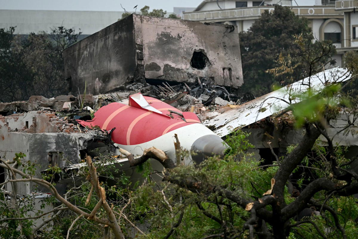 Lone India plane crash survivor recounts miracle escape