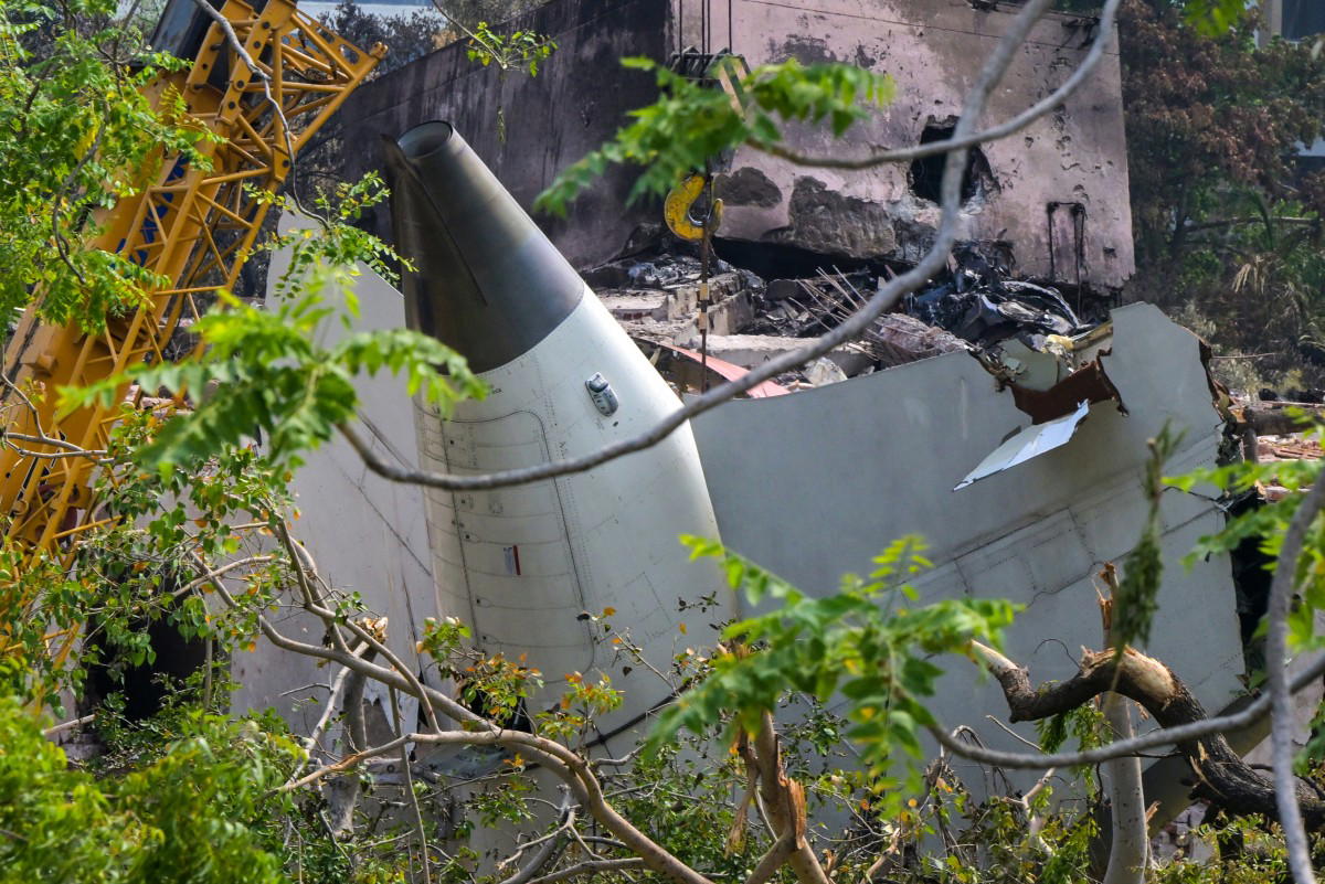 Second black box recovered from India crash site