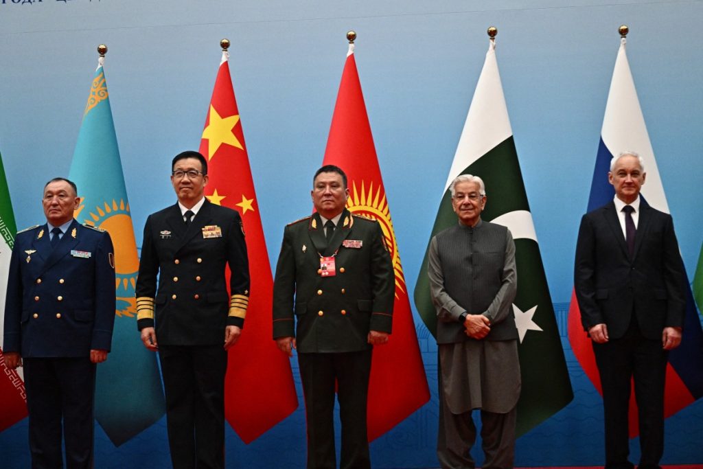 China hosts Iranian, Russian defence ministers
