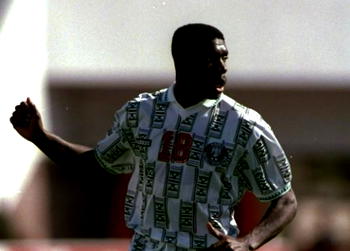 ’94 victorious Super Eagles: FG hands over housing unit to Efan Ekoku