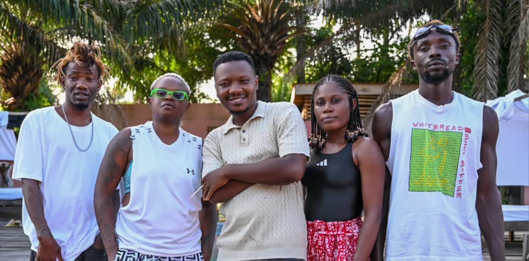 Boat trip to Tarkwa Bay in search of 5 visual artists