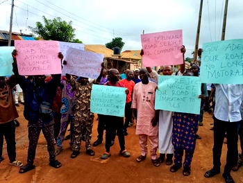 Osun residents protest poor road network, seeks Adeleke’s intervention