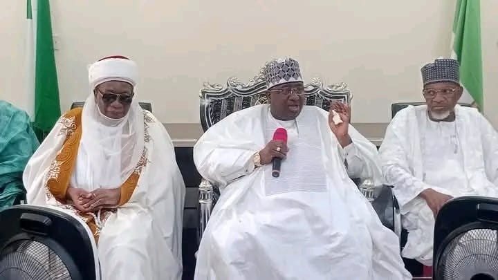 Kebbi governor Nasir Idris at palace of Emir of Zuru Major-General Muhammadu Sani Sami Gomo ll