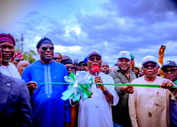 100 Days: Aiyedatiwa flags off dualisation of Akungba – lkare road