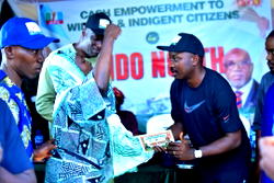Aiyedatiwa’s aide empowers 500 widows, less privileged in Akoko North West