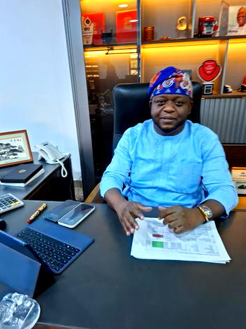 Taiwo Shittu dedicates Vanguard Auto Icon Award to late father, vows to uphold family legacy