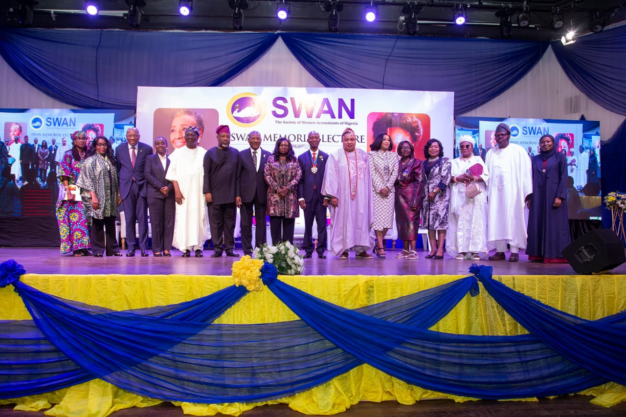 SWAN National Chairperson, Mrs Hilda Ozoh, ICAN 61st President, Mr Haruna Yahaya, SWAN Grand Patrons, Paper Presenters and families of late Mrs. Olutoyin Olakunri and HRH Kuforiji-Olubi at a memorial lecture organised by SWAN in Lagos