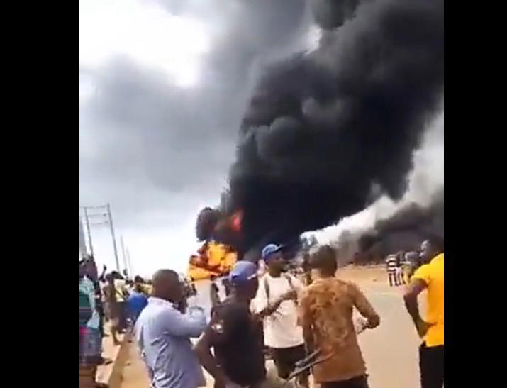 Petrol tanker explodes on Lagos-Ibadan expressway