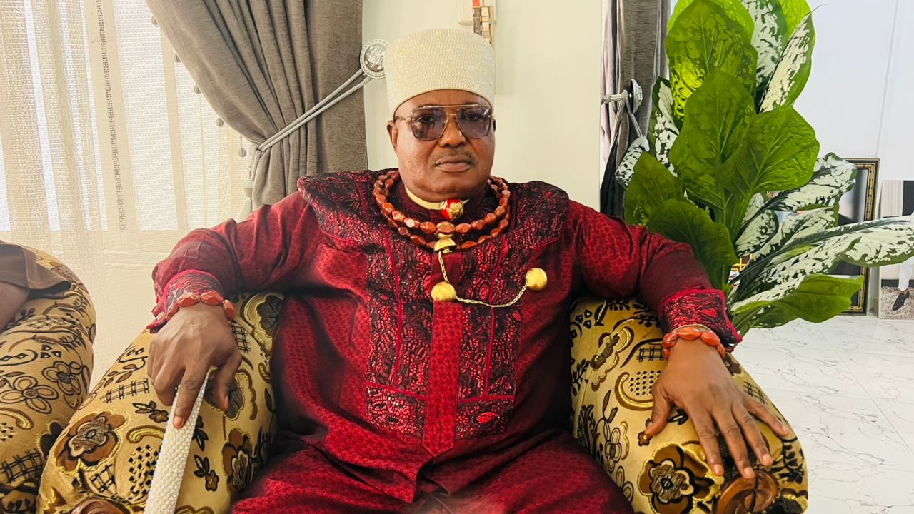 Accolades for Igwe of Umuna, first class traditional ruler with ...