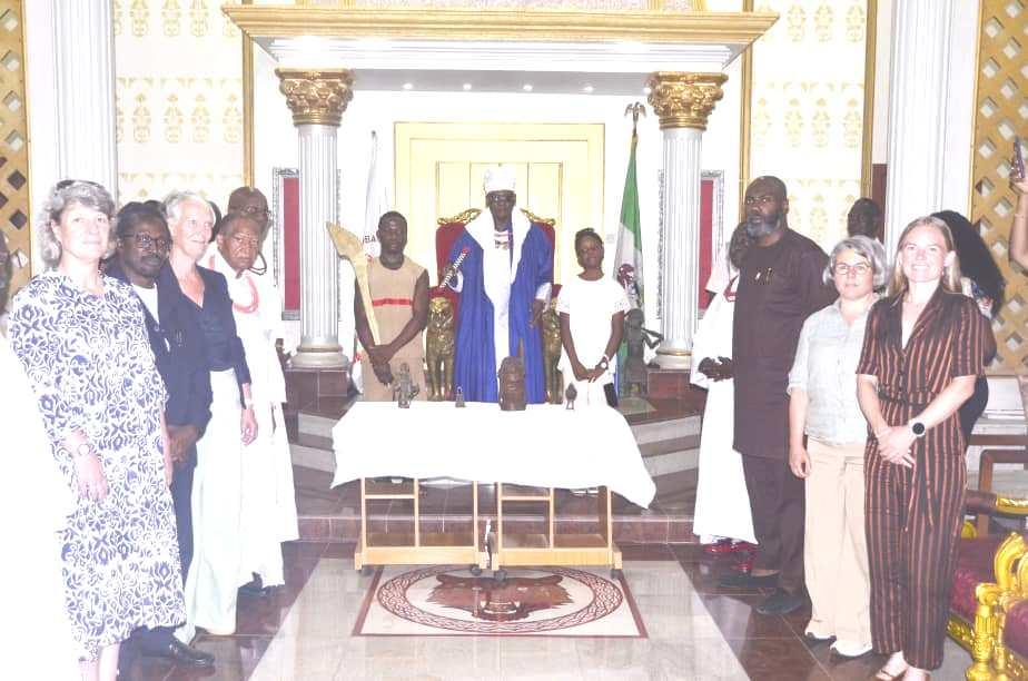 Netherlands’ Govt. returns 119 stolen artefacts to Oba of Benin