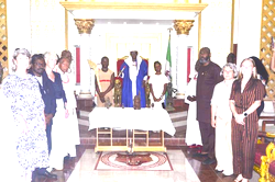 Netherlands’ Govt. returns 119 stolen artefacts to Oba of Benin
